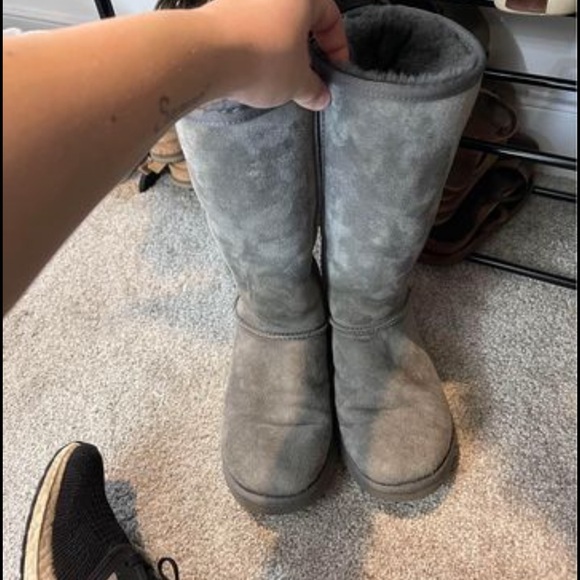 UGG Boots - Picture 3 of 3